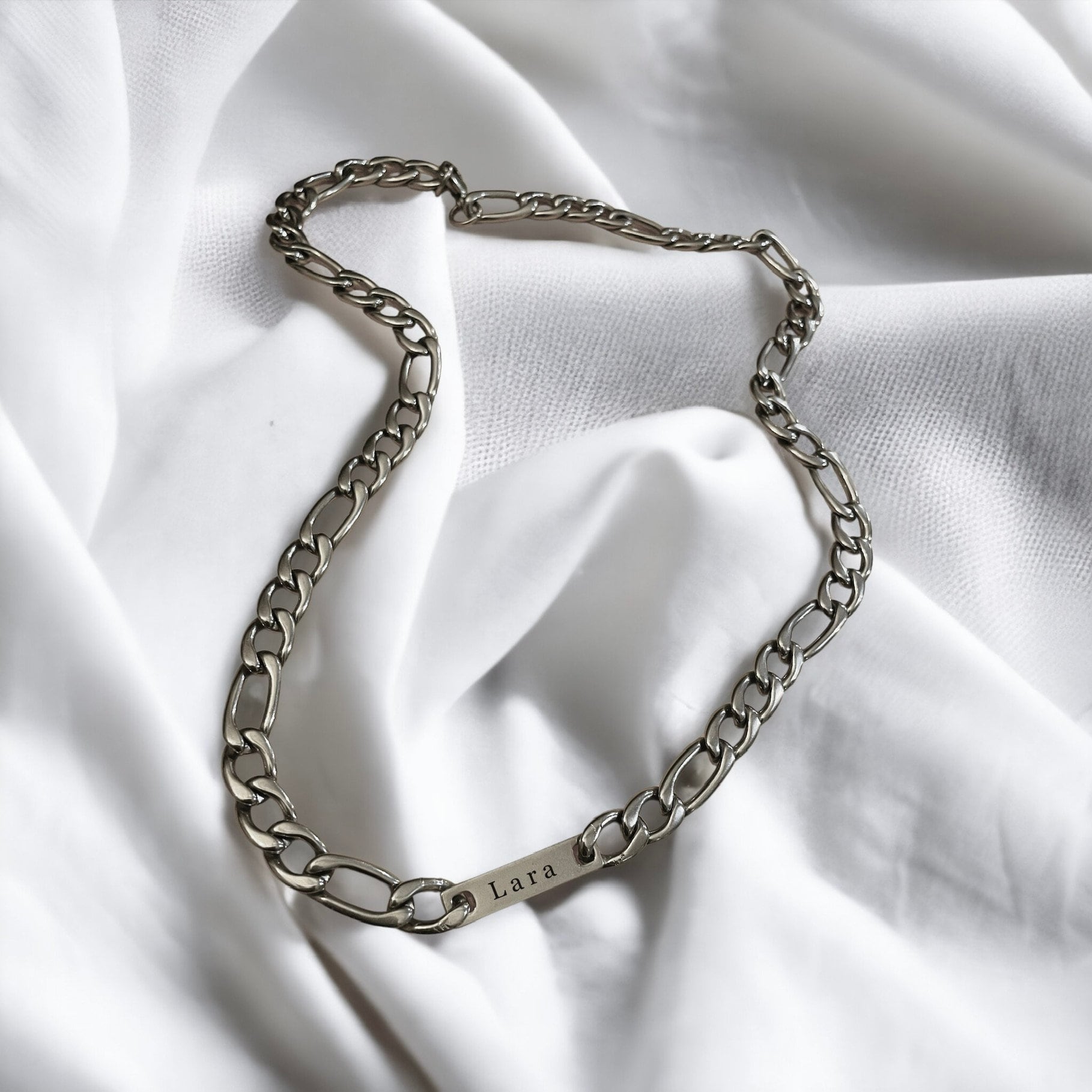 Men’s Figaro Chain with Name  Bars